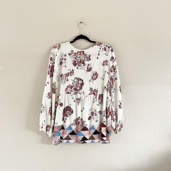 Maurice’s Floral Lace Detailed‎ Top - Picture 4 of 7